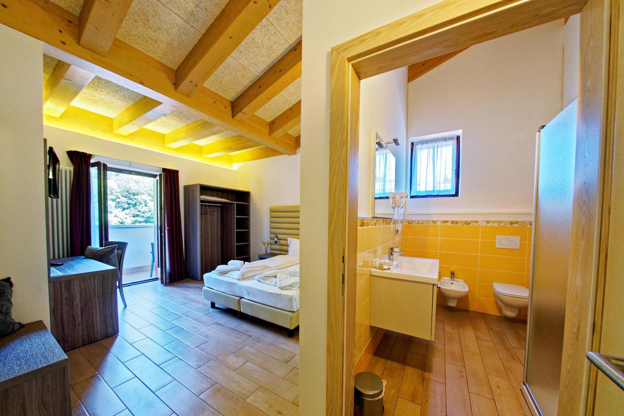 Rta Hotel Le Vallene Terlago Exterior foto