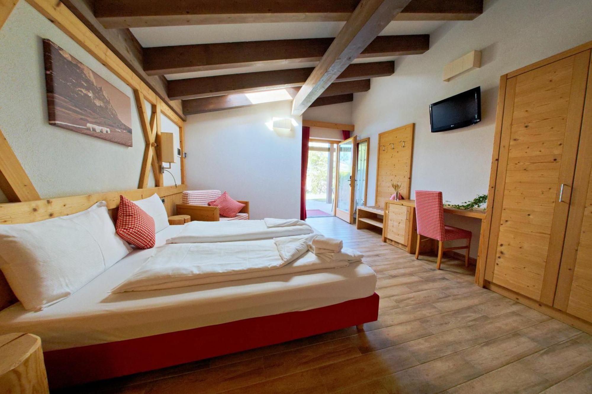 Rta Hotel Le Vallene Terlago Exterior foto