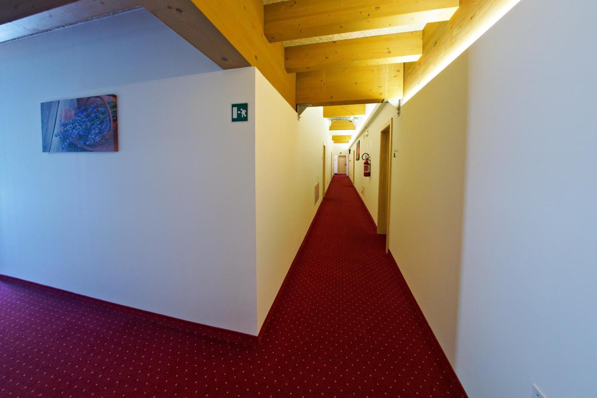 Rta Hotel Le Vallene Terlago Exterior foto