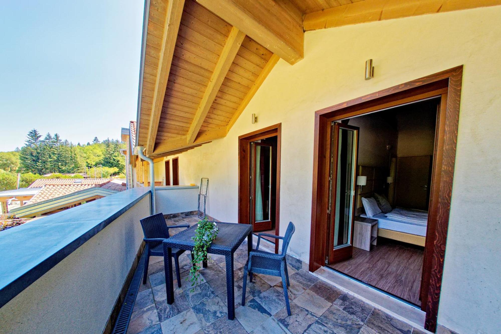 Rta Hotel Le Vallene Terlago Exterior foto